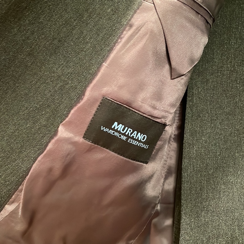 Suit - Picture 2 of 6